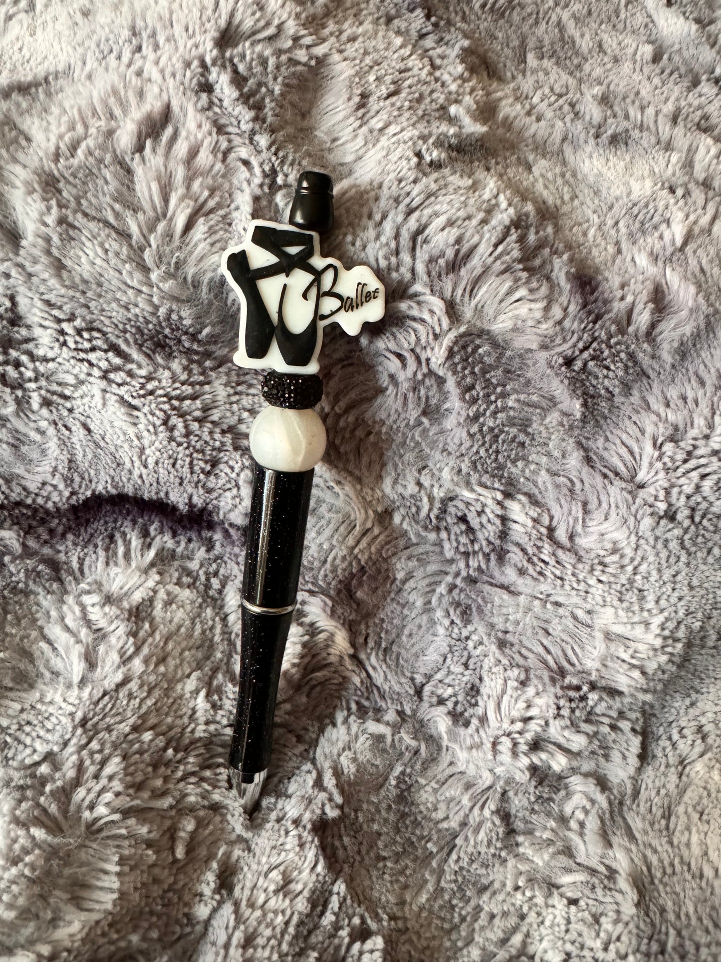 Ballet pen