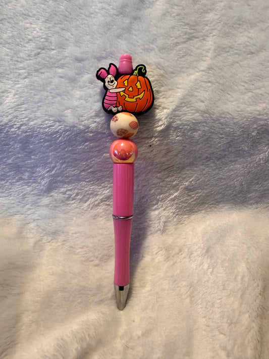 Piglet pumpkin pen